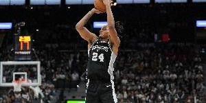 瓦塞尔21投10中&amp;amp;三分12中6得到26分6板 连续3场20+